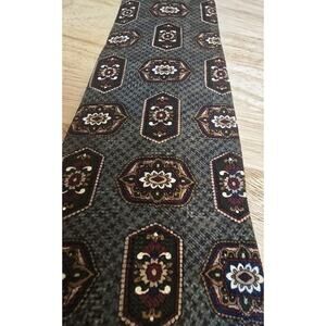 Vintage Wembley Necktie Dark Green Gold Medallion Print 55 X 4 EUC